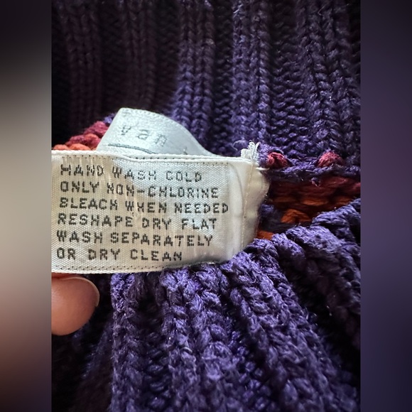 Vintage Van Heusen For Her Sweater | Size medium - Picture 3 of 6